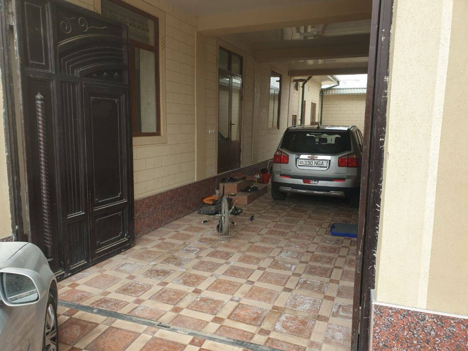 Срочно продаю свой дом в центре города. Uy sotiladi shahar markazida.