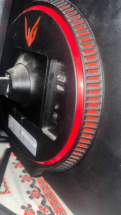 Monitor Gaming lg ultragear 1080p144hz HDR10 1ms FreeSync Premium VESA