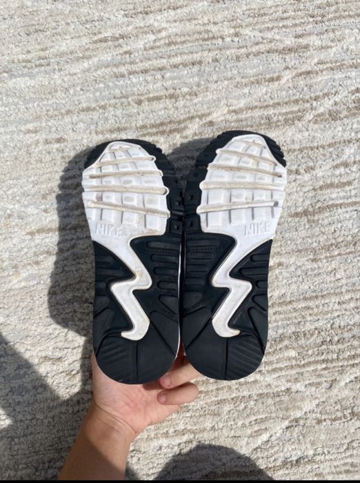 Adidași Nike Air Max, mărime 37,5, culoare argintie, stare bună