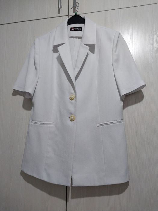 Продам одежду в хорошем состоянии