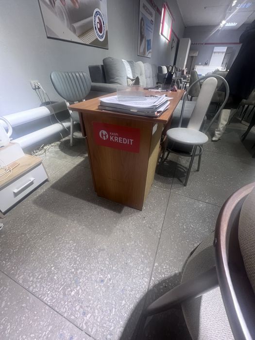 Отдам в дар стол письменый