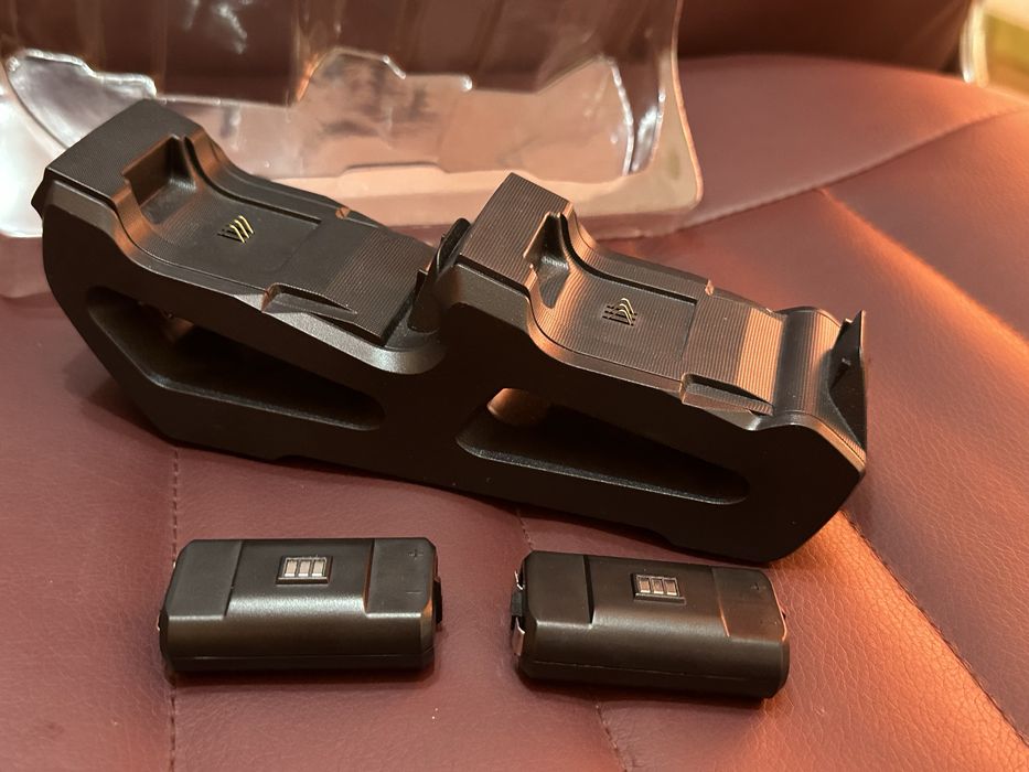 БЕЗЖИЧЕН контролер за XBOX CARBON BLACK и двойна зарядна станция