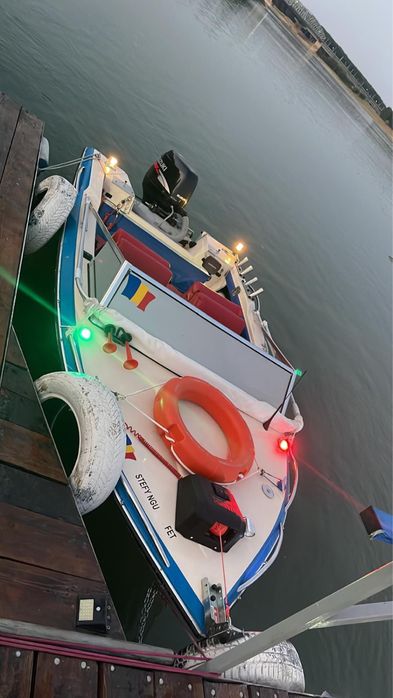 Barca Glastron cu peridoc