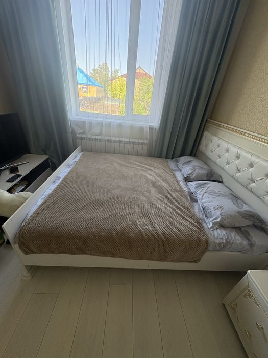 Кровать