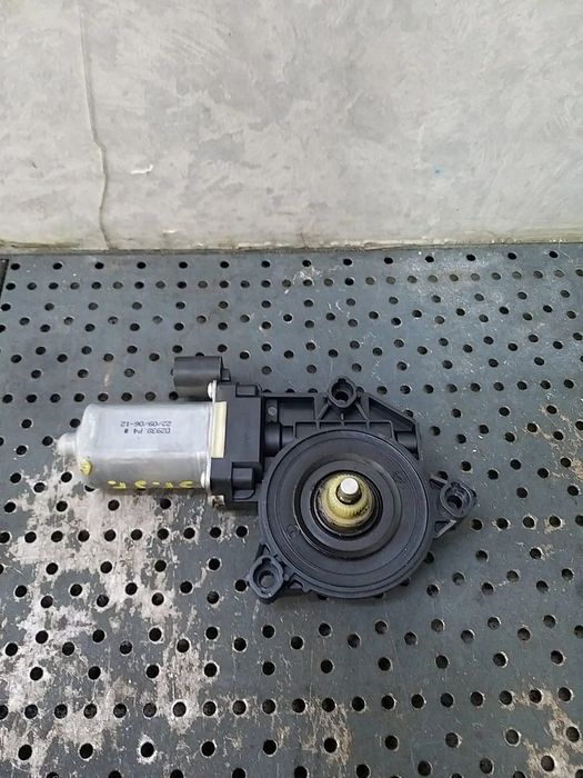 Motoras macara stanga spate alfa romeo 159 939 d294400
