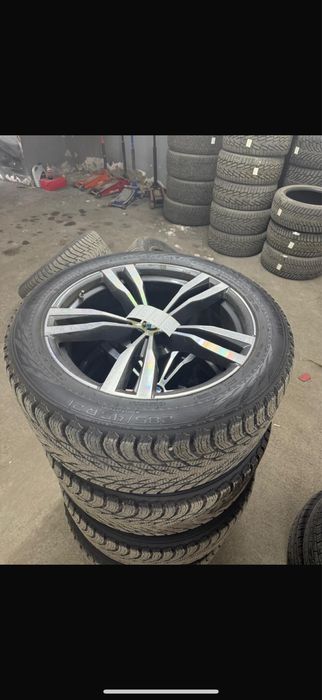 Зимние шины с дисками Nokian 285/45/21