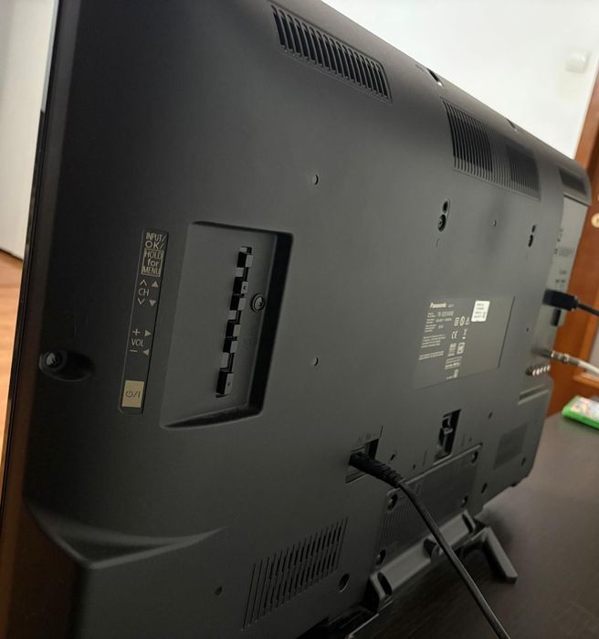 Vând Televizor Smart Panasonic 32" / 80 cm