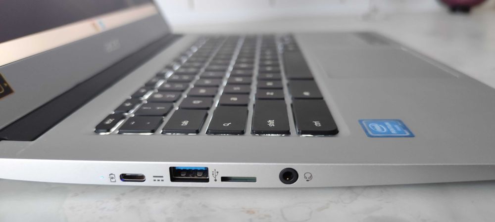 ACER premium chromebook 514