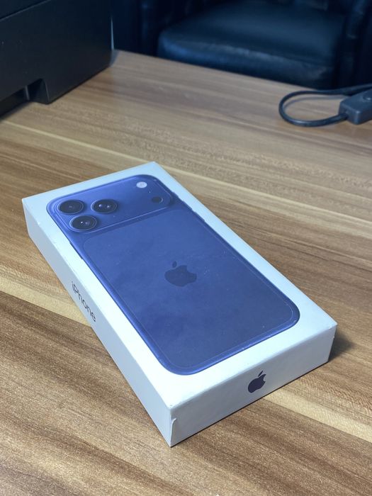 iPhone 17 Pro Max • 256 GB • Deep Blue