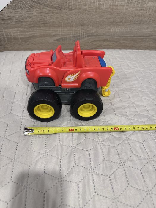 Голяма трансформираща се кола Пламъчко