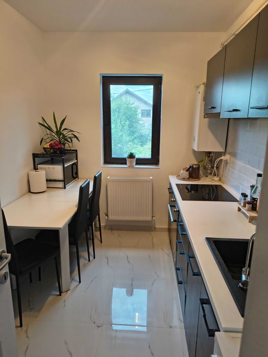 Apartament 3 cam. decomandat, mobilat utilat, parter