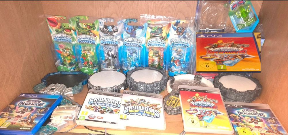 Skylanders la bucata,lot sau schimb aprox 200 figurine, portale,jocuri