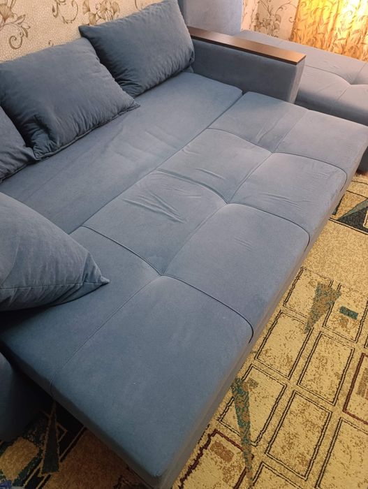 Срочно диван угловой
