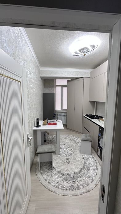 Сдаю 2 комнат квартира