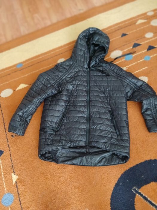 Geaca neagra fas