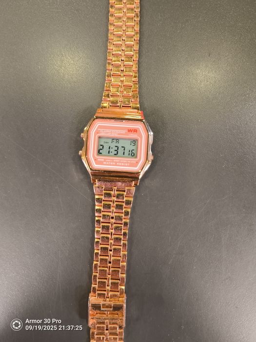 Vând Ceas Retro Nou!