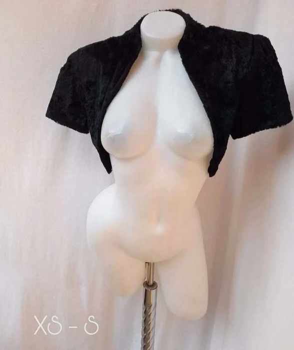 Jachetă bolero neagră pufoasa XS -S Noua