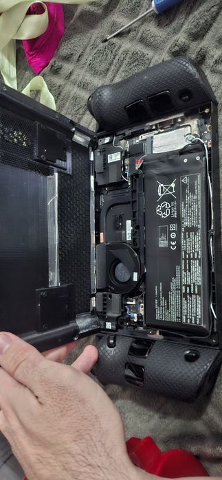 Lenovo legion go 1tb! 81w baterie !!!