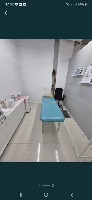 Сдам кушетку в салоне красоты.