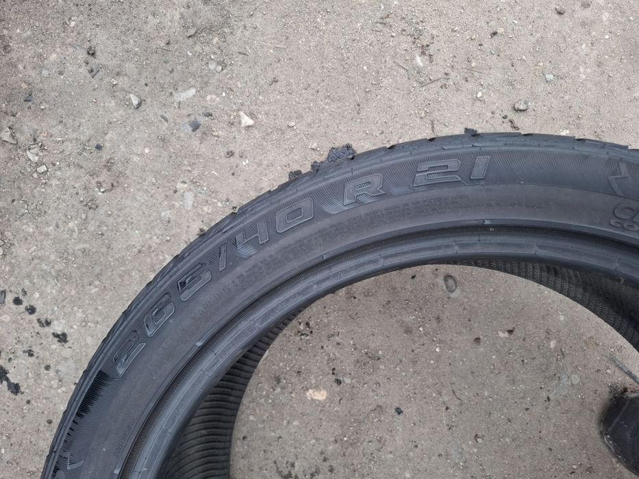 Vand 2 anvelope 265 40 21 continetal de vara bune
