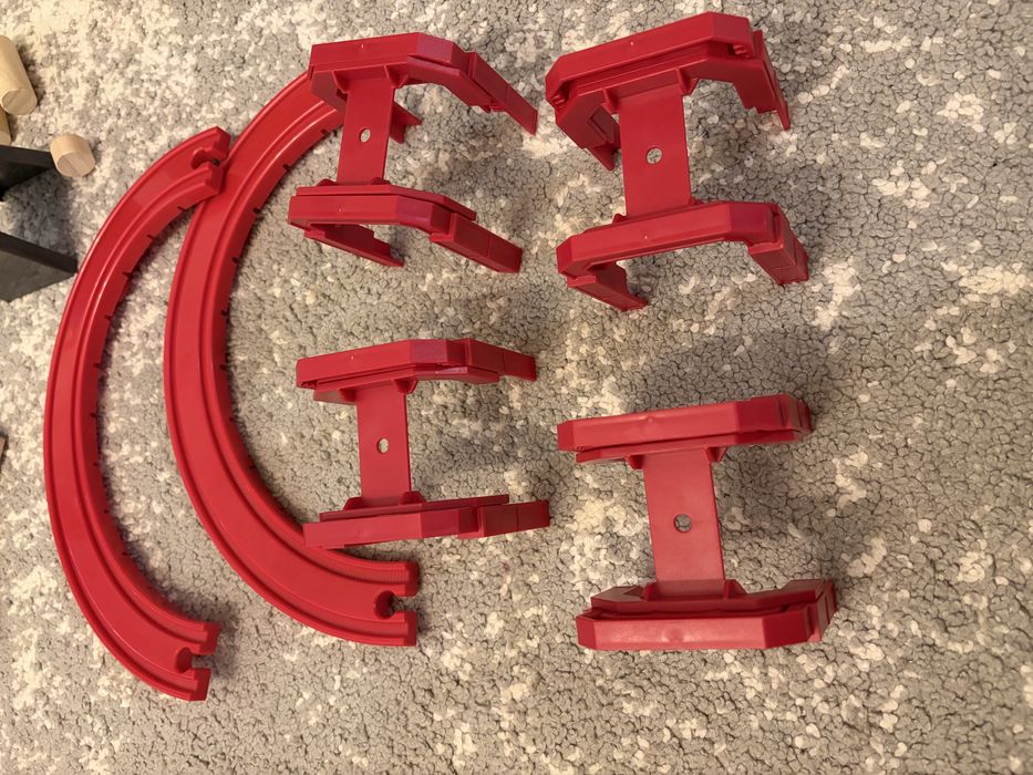 Sine si trenulete din lemn