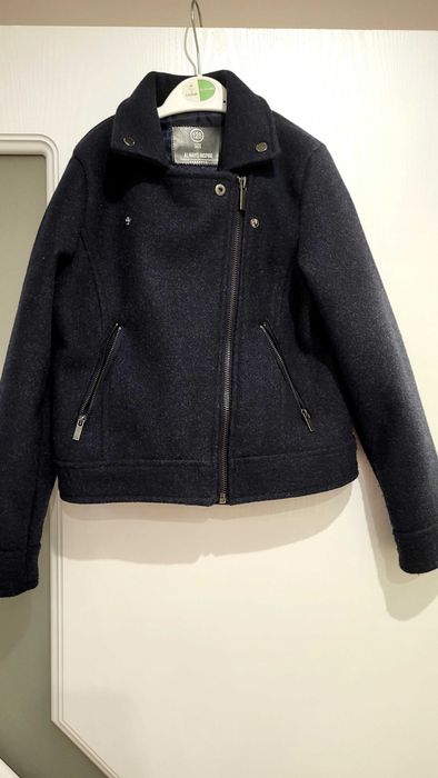 Продавам детски кокетни якенца