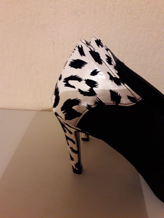 Босоножки стильные 36 размер