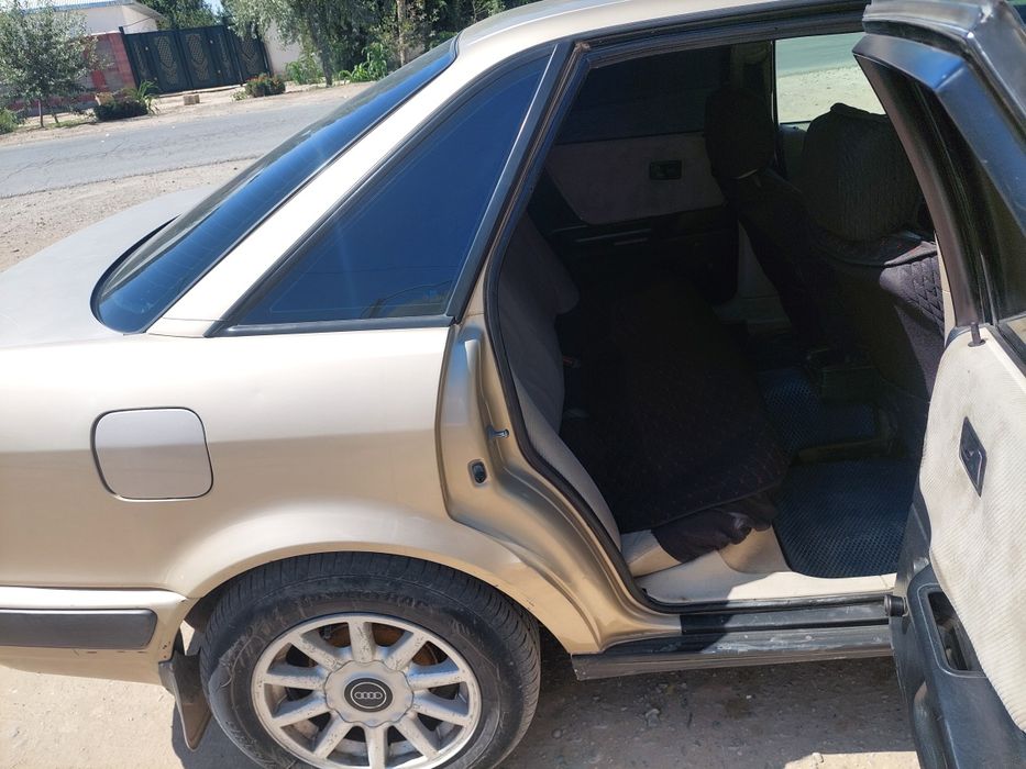 Ауди б 4 срочно сатылады