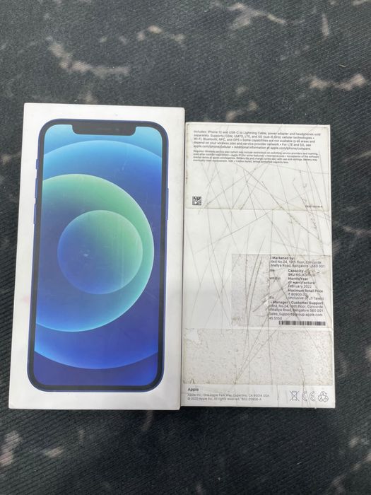 Продаю iphone 12 айфон
