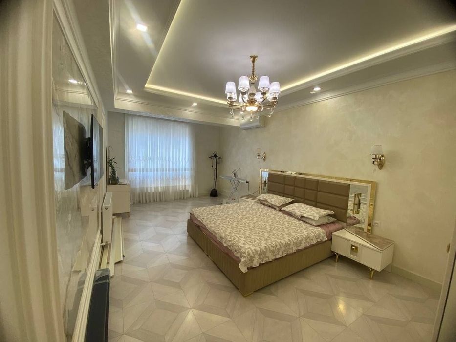 Продается 5ти ком квартира в новостройке, ор-р: улица Нурафшон, 187м²