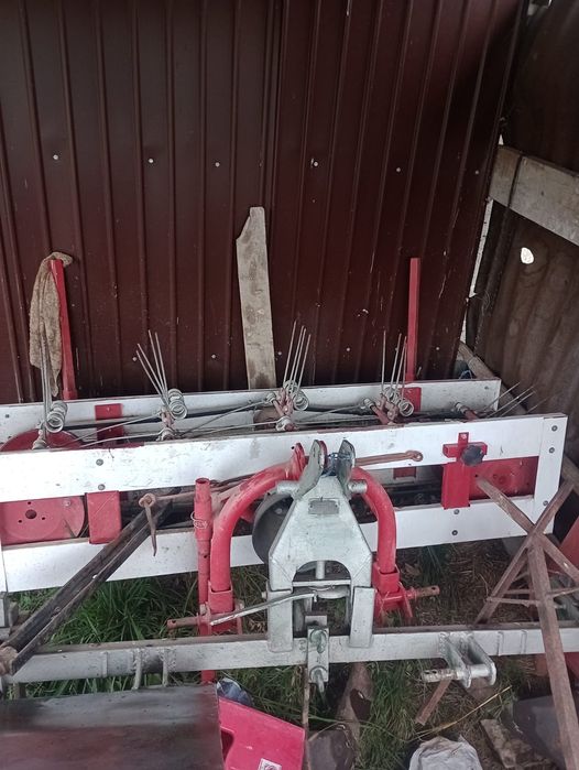 Vând grebla după tractor