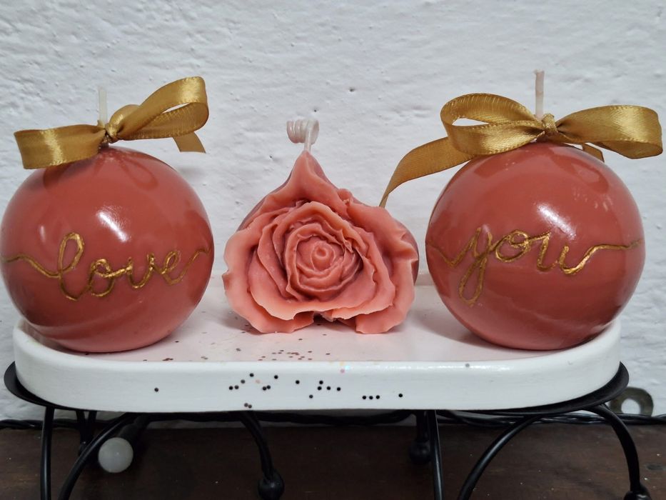 Подарък влюбени свещ и фигурка