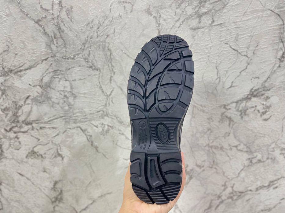 Рабочие ботинки ( 39 размер )