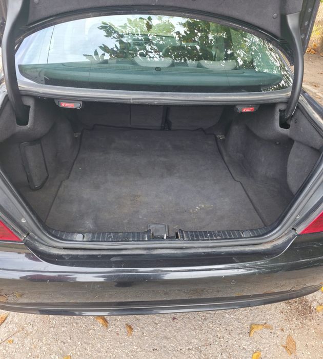 Продавам Mercedes W211