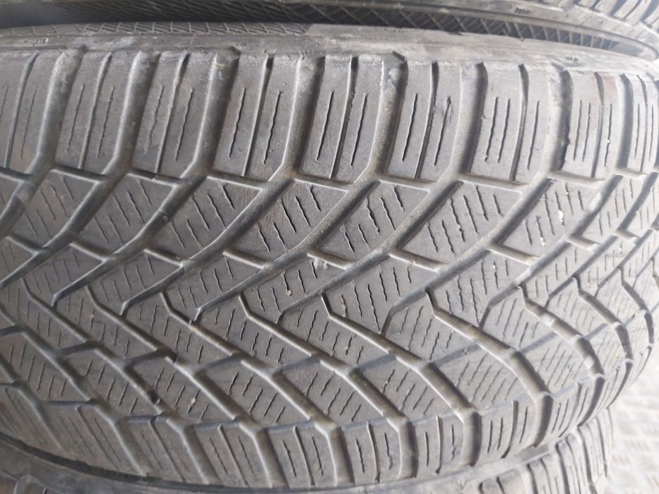 Зимни гуми 205/55/16 Continental