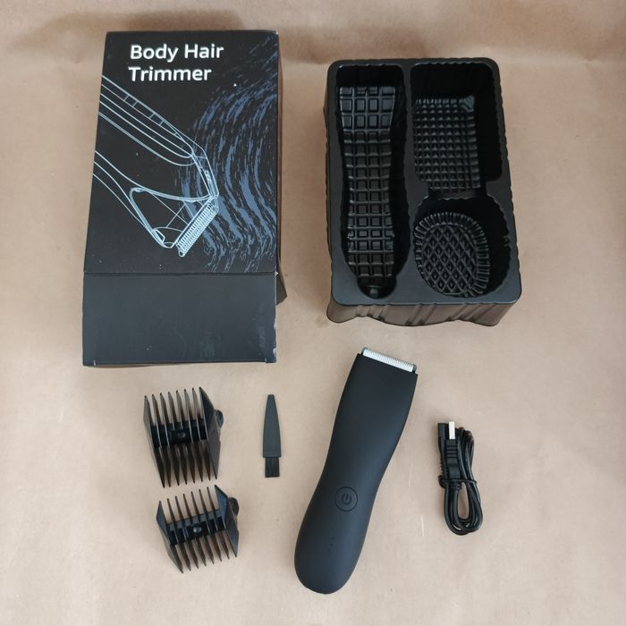 Aparat profesional de tuns / ras (trimmer)
BODY HAIR TRIMMER