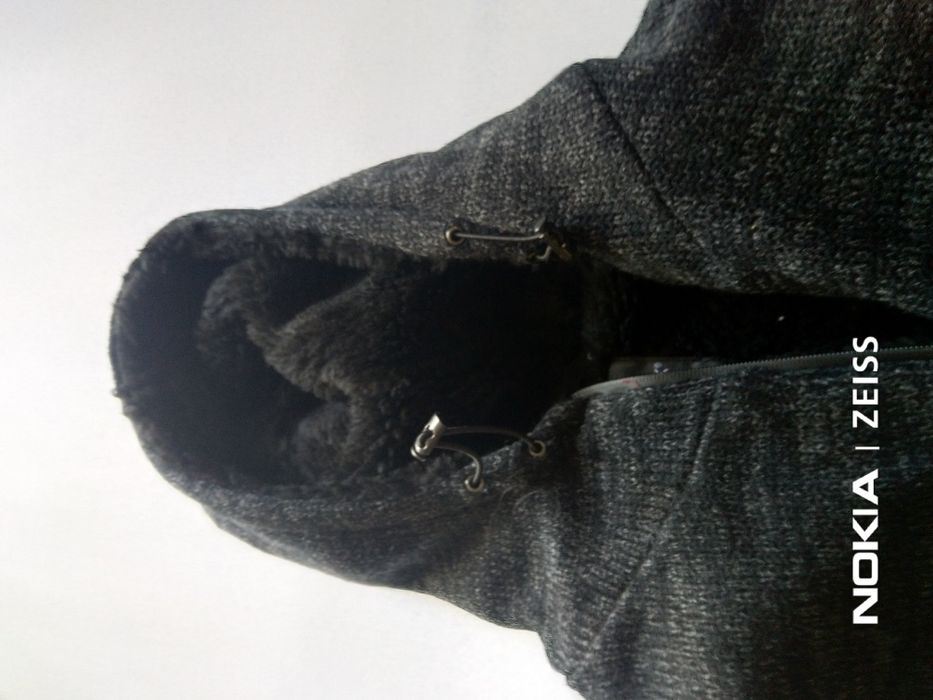 vând/schimb 2 hanorace noi,cu etichetă,nepurtate