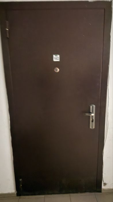 Входная дверь железная