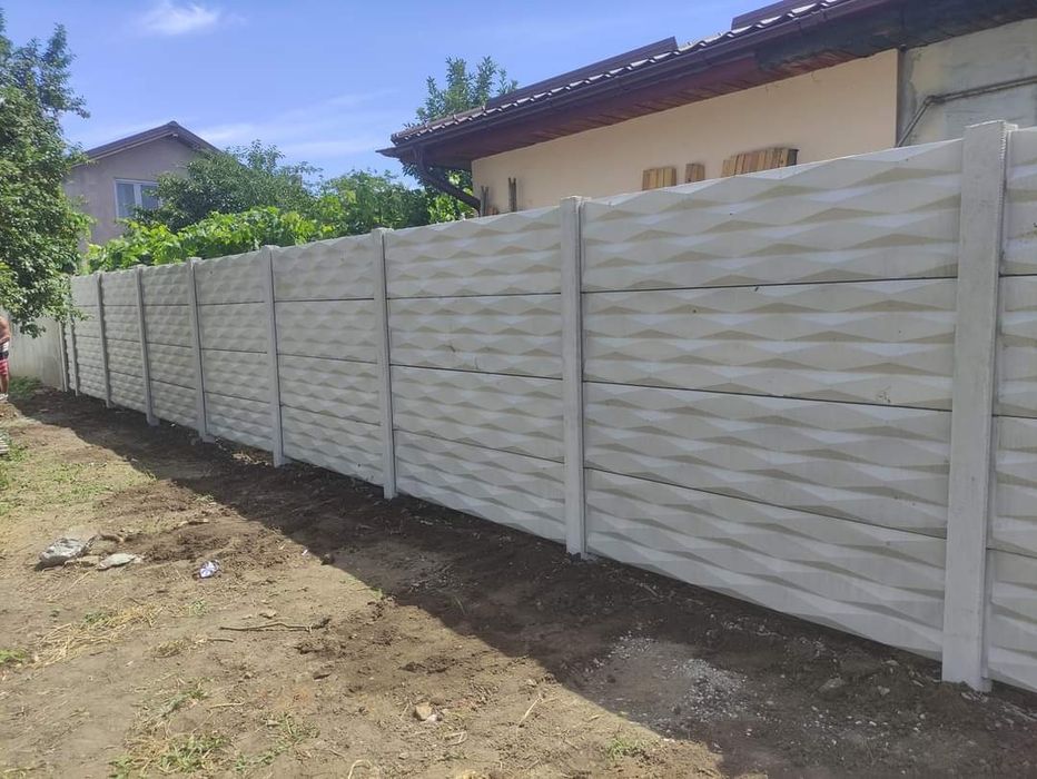 Garduri din placi de beton