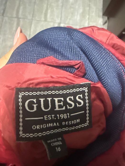 Geaca GUESS 16 ani logo pe gluga