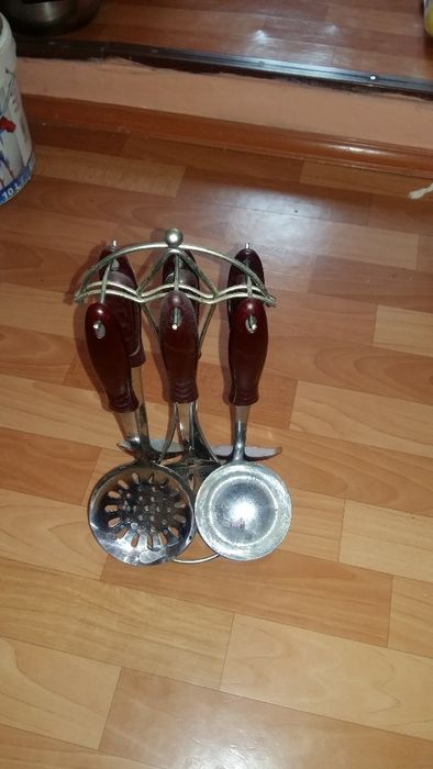 Столовые приборы