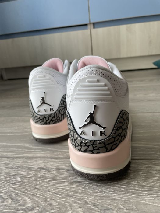 Jordan 3 Retro Neapolitan