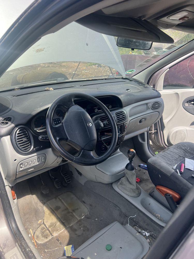 Рено Сценик 1.6 бензин 2002г НА ЧАСТИ гр. Гоце Делчев • OLX.bg