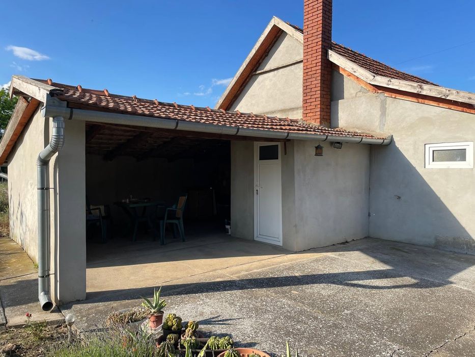 Casă în Ungaria, Dombegyház