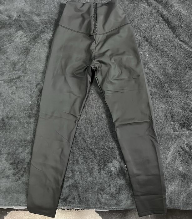 Оформящ кожен клин