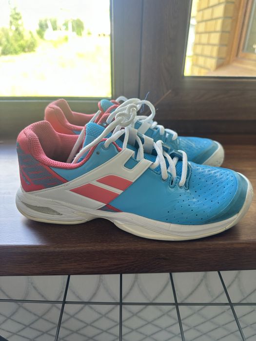 Кроссовки на тенниса