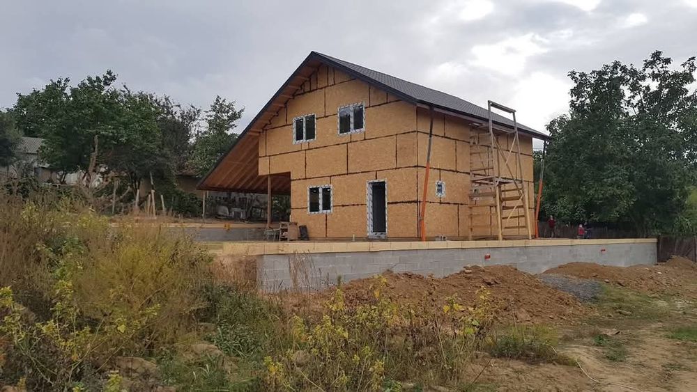 Firma de construcții Acoperișuri bilka Mansardare  A..Z