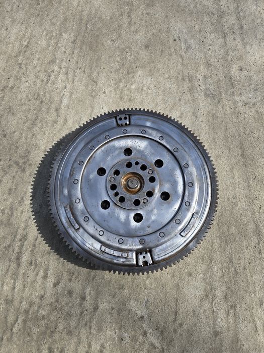 Volanta Bmw f30 184 cp