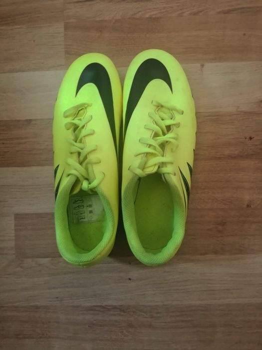Футболни обувки Nike hypervenom жълто черни 38