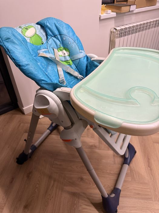 Детский столик на колесиках